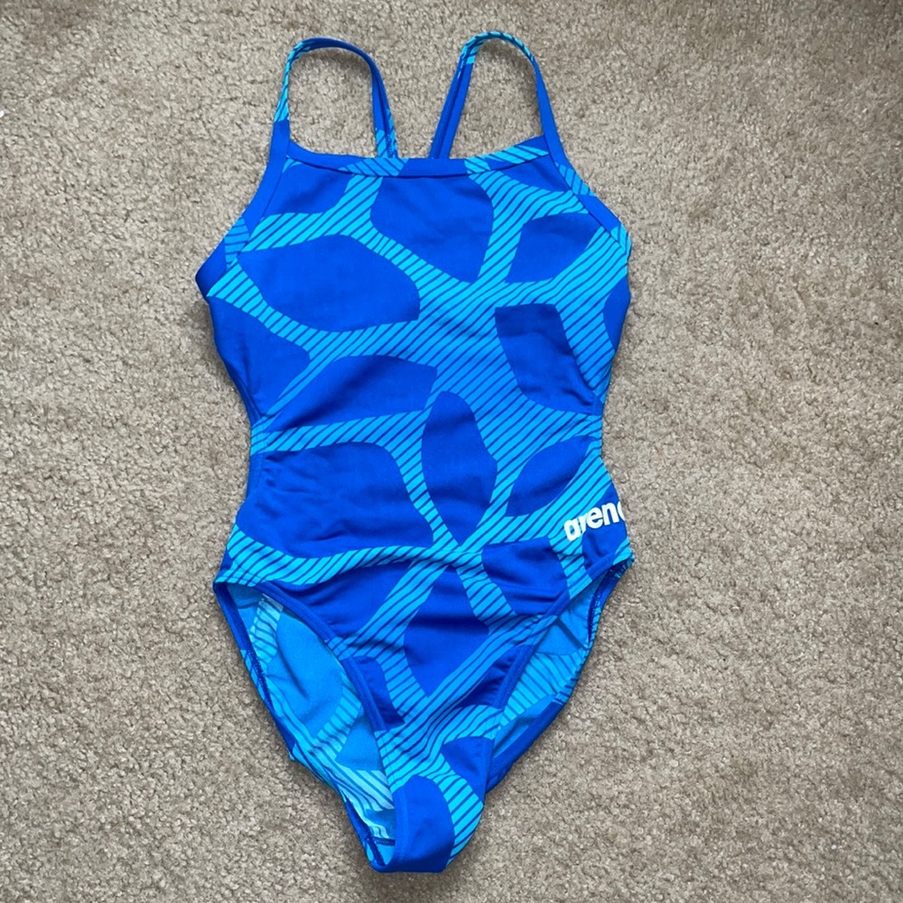 Arena one piece bathing suit